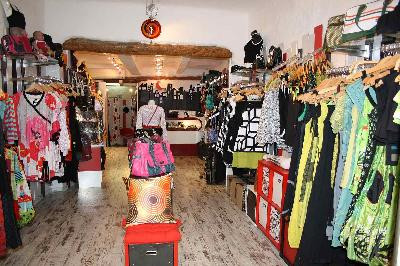 Fond de commerce Aix en provence dans rue piétonne 150000€